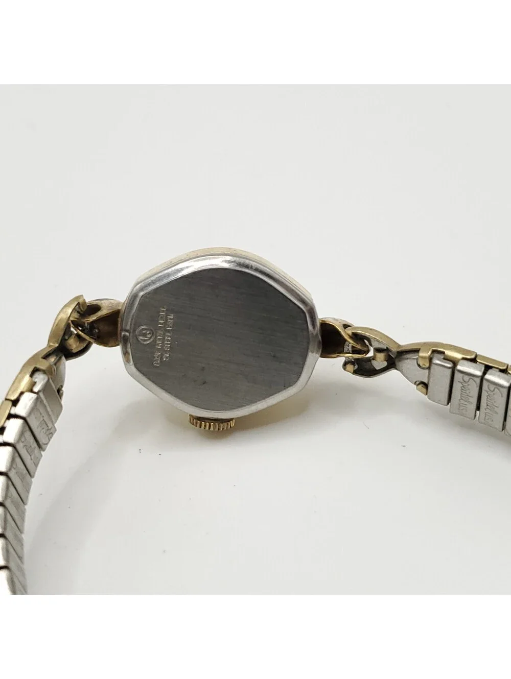 Vintage Baylor 17 Jewel Swiss Made Mechanical Womens Watch For Parts Or Repair